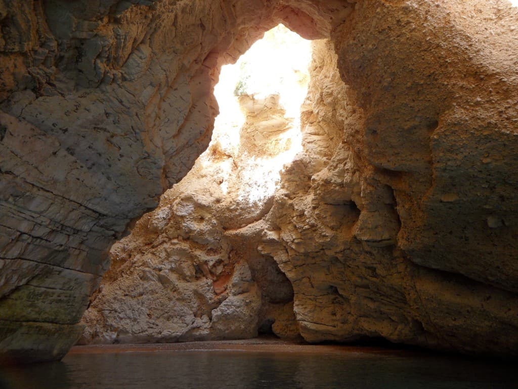 Dentro una grotta...