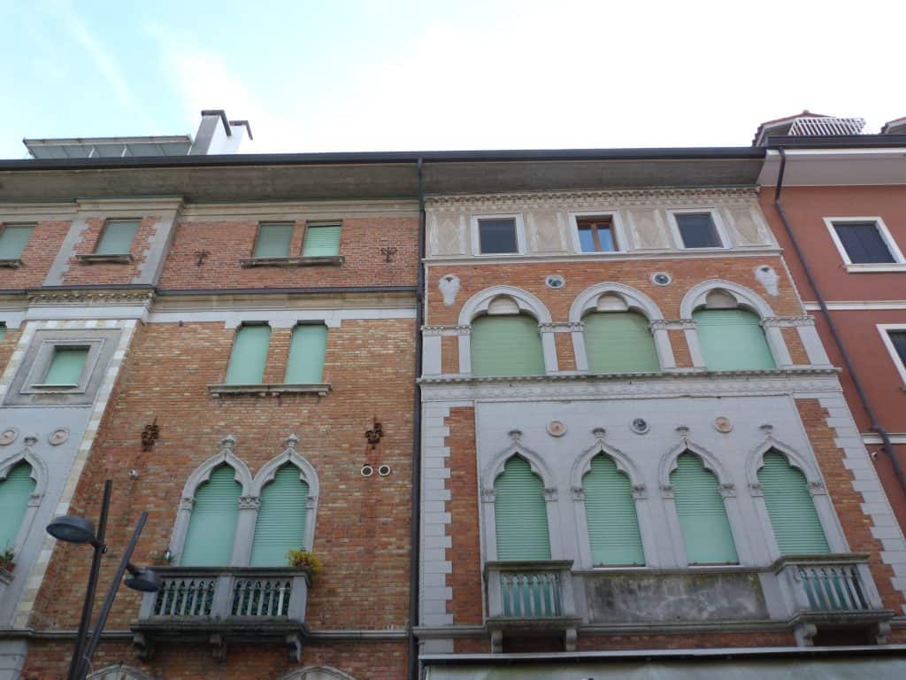 Palazzi stile veneziano Grado